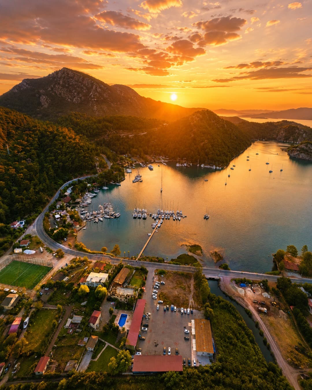 Palmiye Nature Hotel yakınında marina üzerinde gün batımı